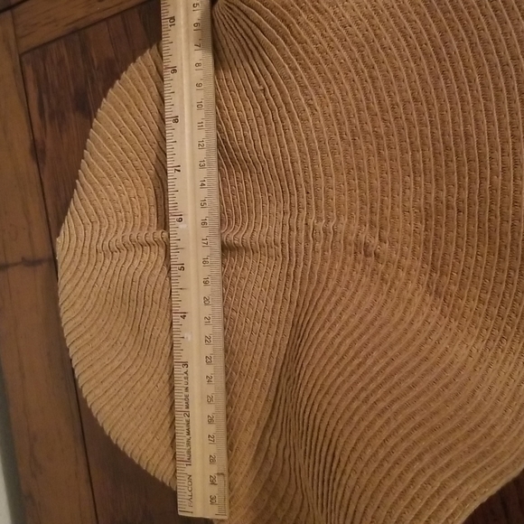 Old Navy Women’s Foldable Travel Wide Brim Hat - Picture 5 of 7